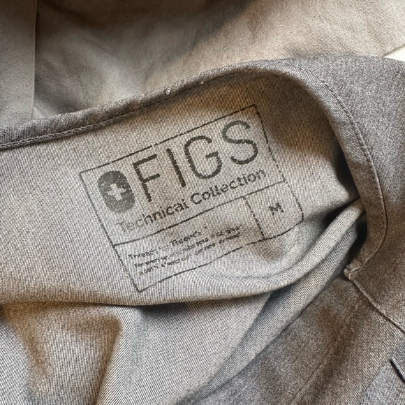 FIGS heathered gray scrub shirt M - Picture 2 of 3